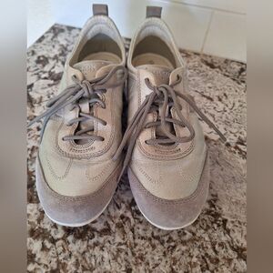 Geox women's‎ gray leather sneakers size  38/7.5 US